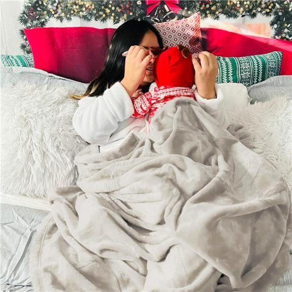 Fleece Throw Blanket Linen - 300GSM Soft Lightweight Plush - Picture 5 of 7